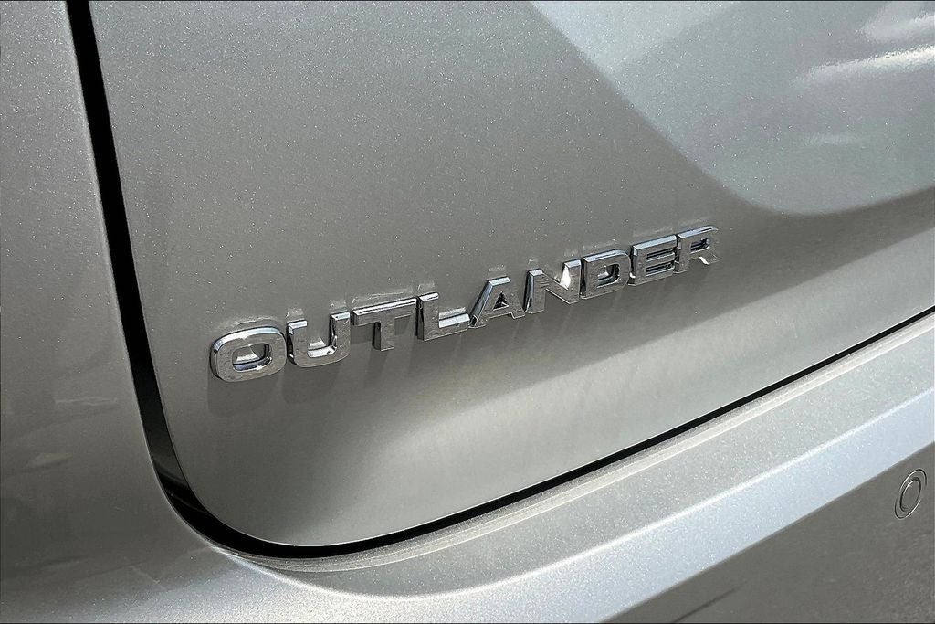 2025 Mitsubishi Outlander PHEV ES