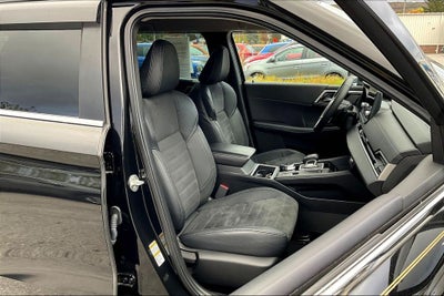 2023 Mitsubishi Outlander PHEV SE