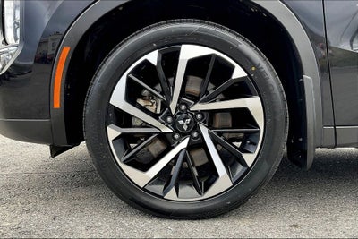 2023 Mitsubishi Outlander PHEV SE