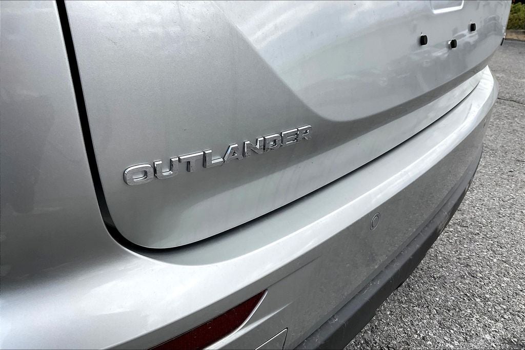 2025 Mitsubishi Outlander PHEV ES