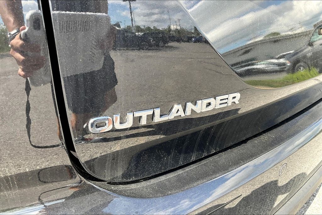 2025 Mitsubishi Outlander PHEV ES