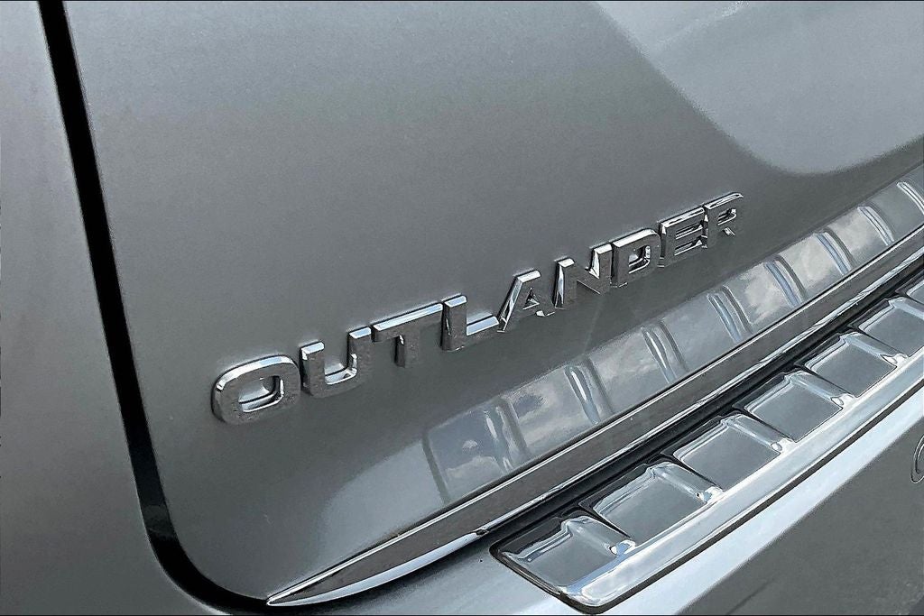 2025 Mitsubishi Outlander PHEV ES