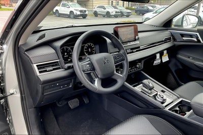 2025 Mitsubishi Outlander PHEV ES