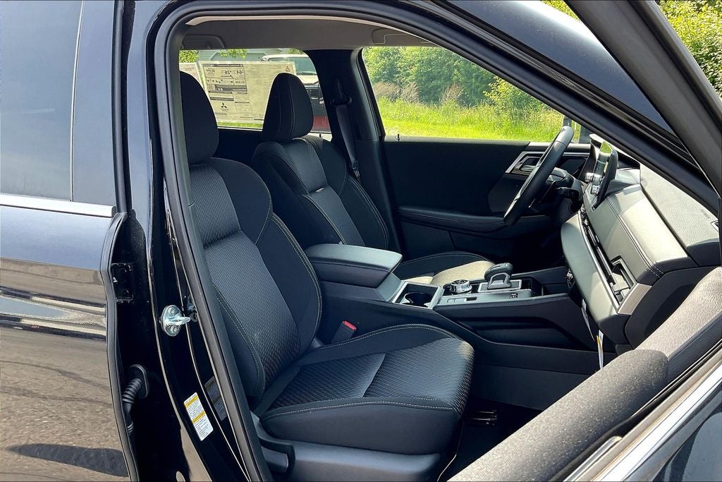 2025 Mitsubishi Outlander PHEV ES