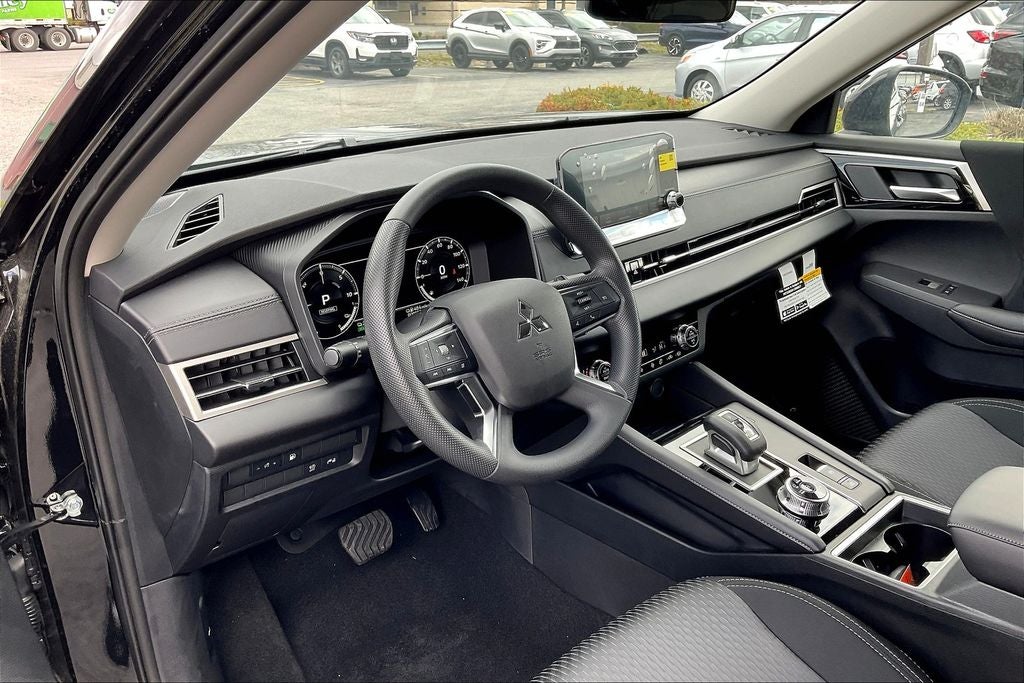 2025 Mitsubishi Outlander PHEV ES