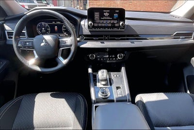 2025 Mitsubishi Outlander PHEV ES