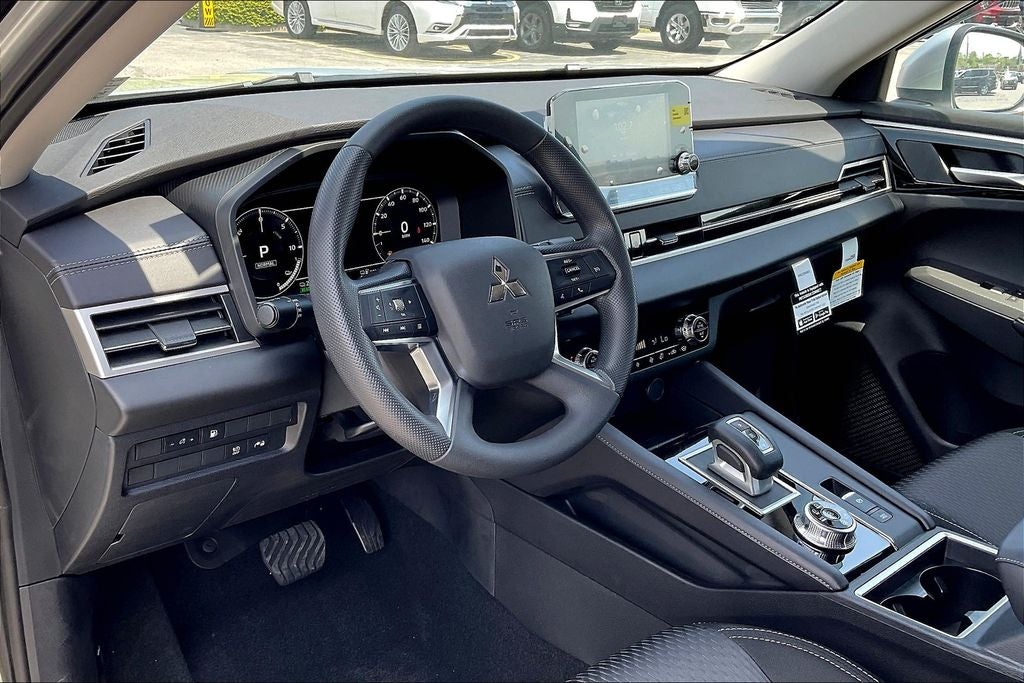 2025 Mitsubishi Outlander PHEV ES