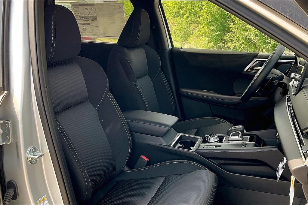 2025 Mitsubishi Outlander PHEV ES