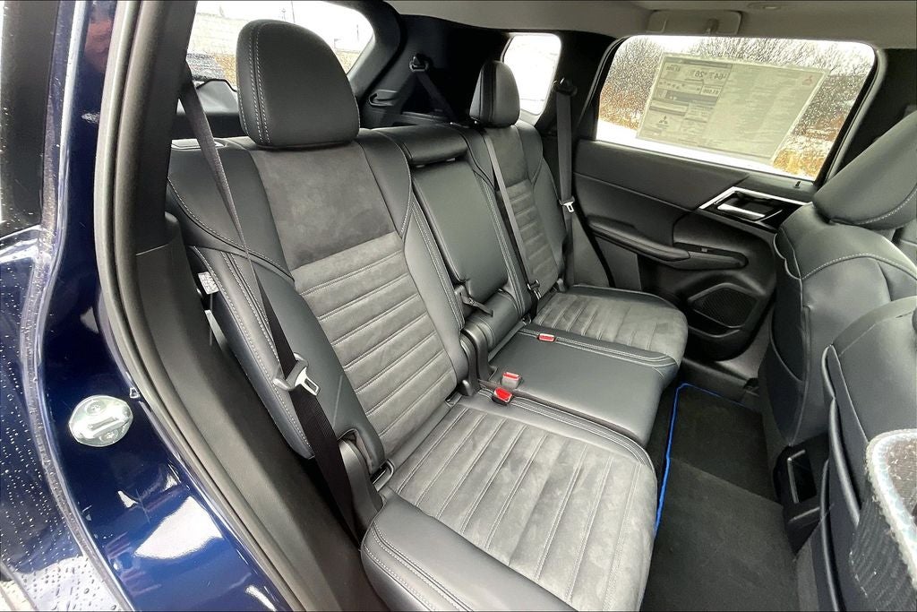 2025 Mitsubishi Outlander PHEV SE