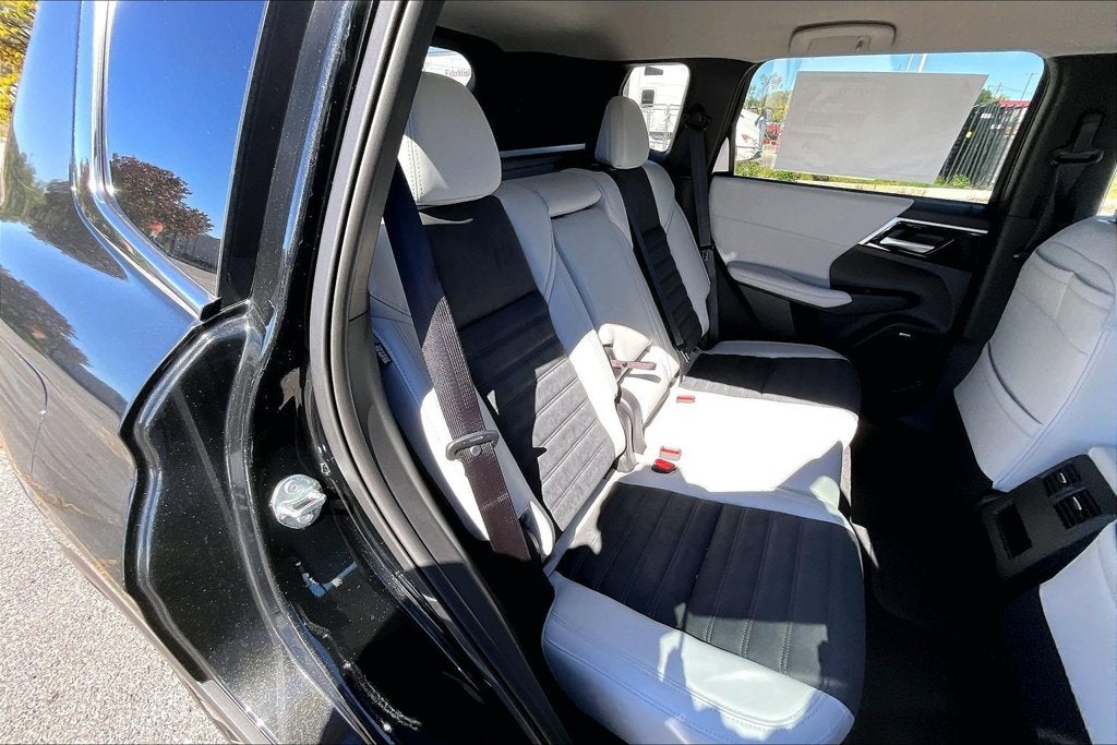 2026 Mitsubishi Outlander PHEV SE