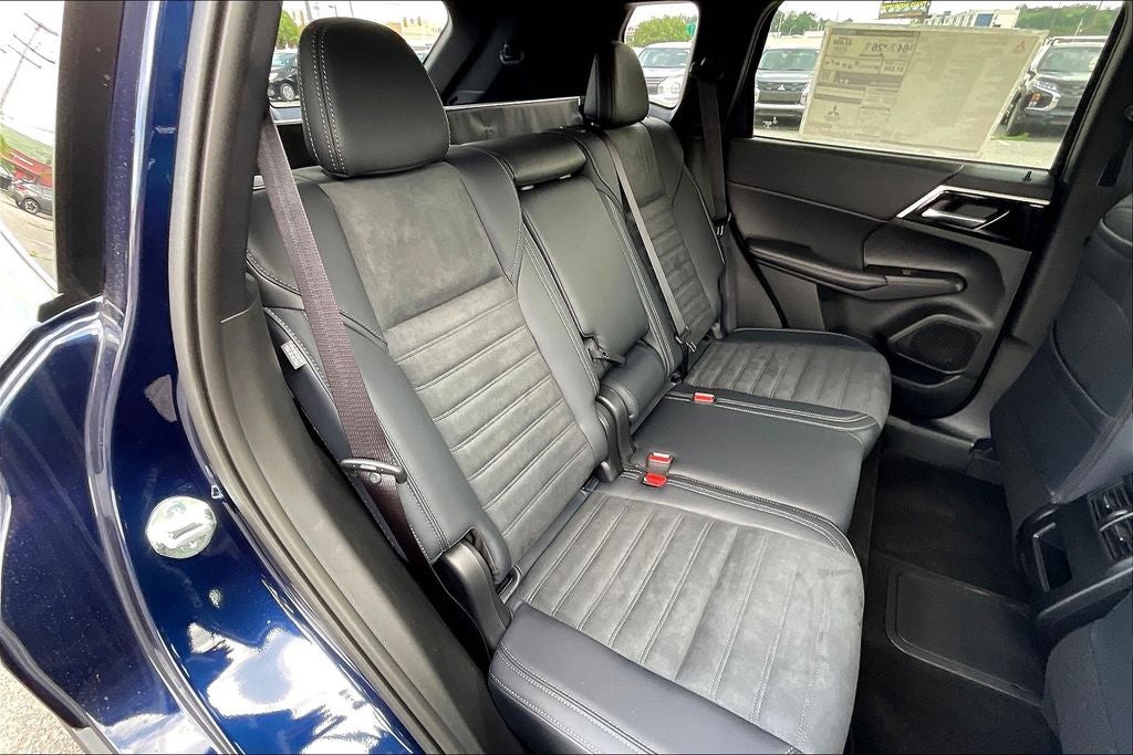 2025 Mitsubishi Outlander PHEV SE