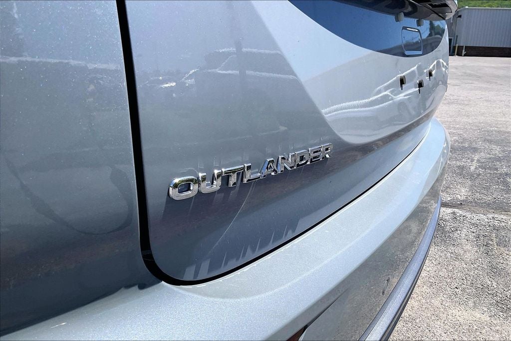2026 Mitsubishi Outlander PHEV SE