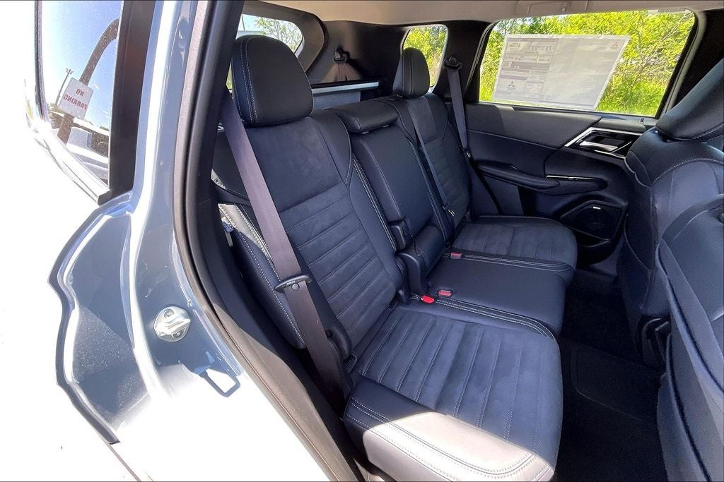 2026 Mitsubishi Outlander PHEV SE