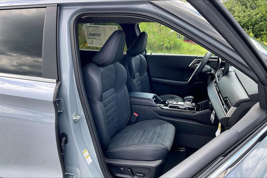 2026 Mitsubishi Outlander PHEV SE