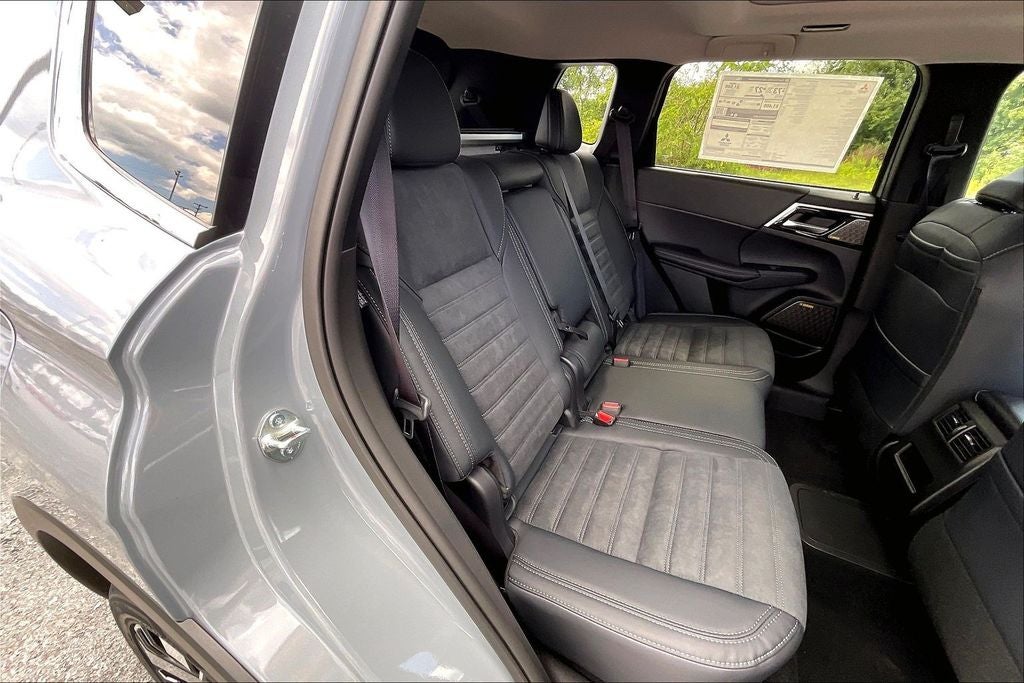 2026 Mitsubishi Outlander PHEV SE