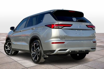 2024 Mitsubishi Outlander PHEV SE