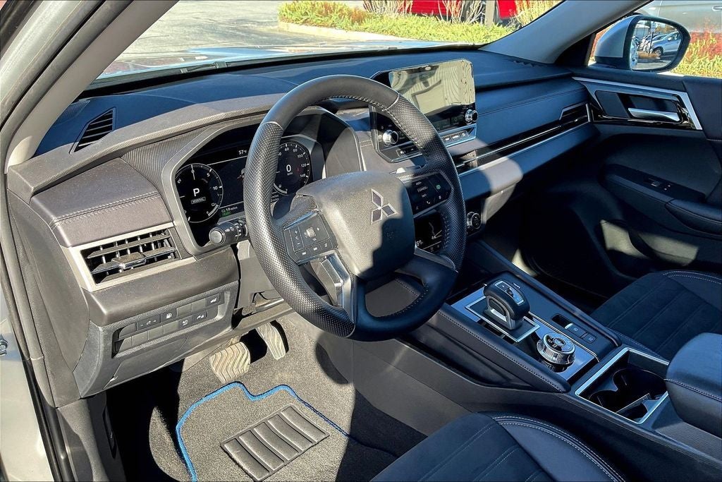 2024 Mitsubishi Outlander PHEV SE