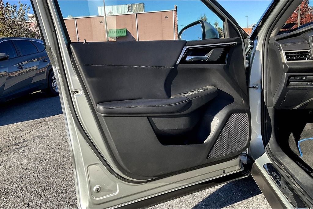 2024 Mitsubishi Outlander PHEV SE