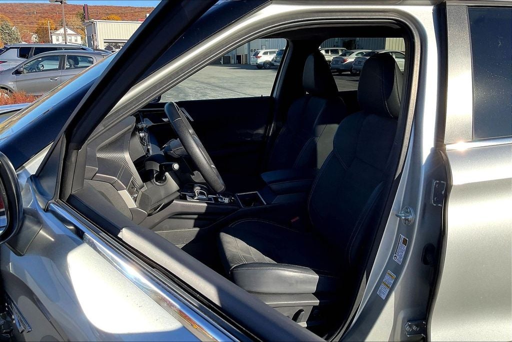 2024 Mitsubishi Outlander PHEV SE