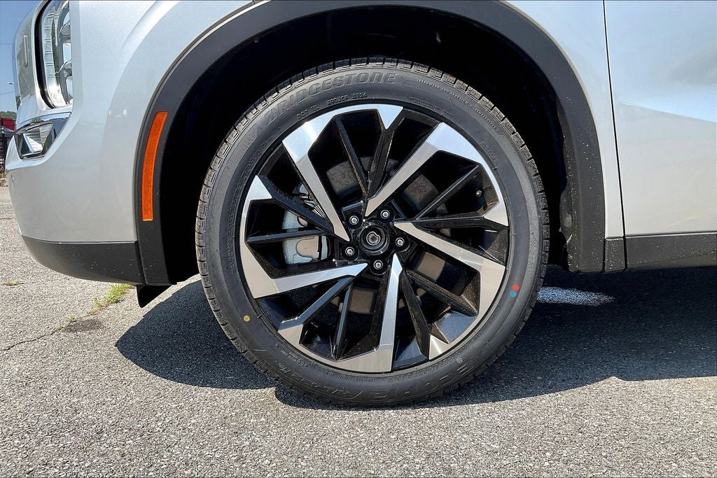 2025 Mitsubishi Outlander PHEV SE