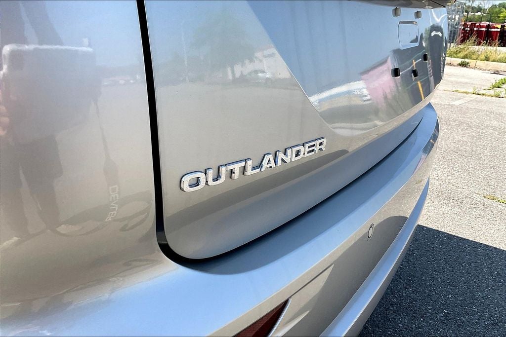 2025 Mitsubishi Outlander PHEV SE