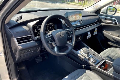 2025 Mitsubishi Outlander PHEV SE