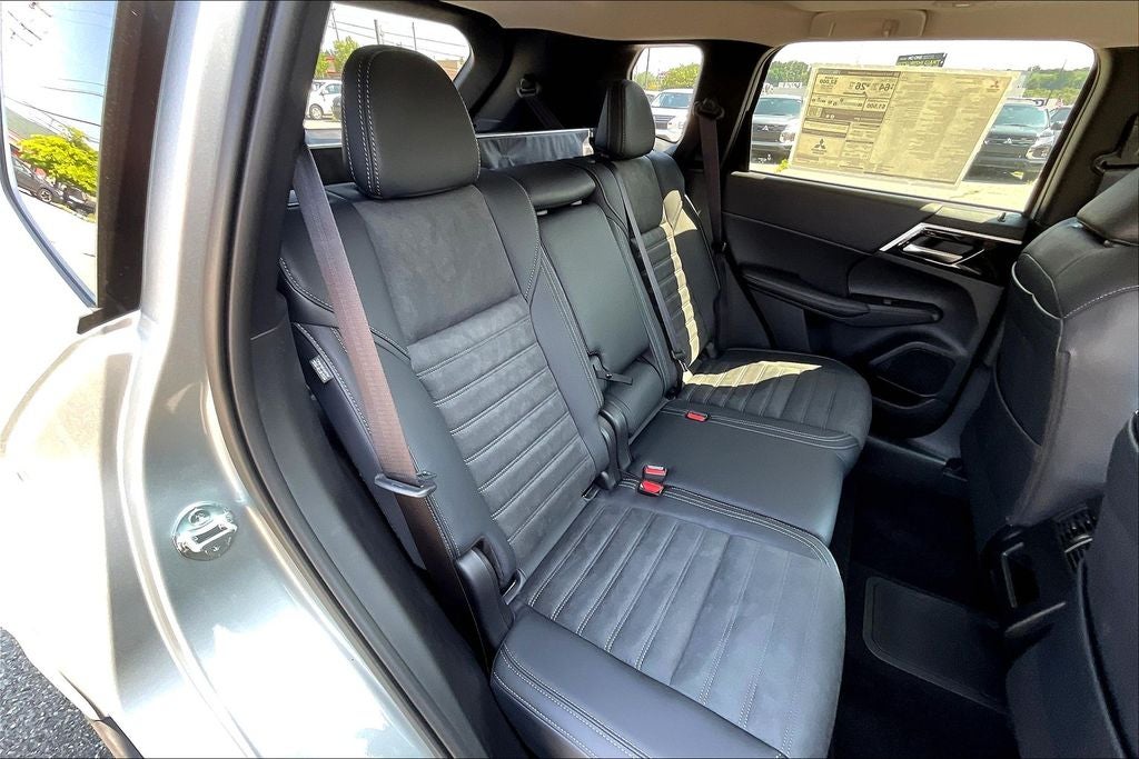 2025 Mitsubishi Outlander PHEV SE