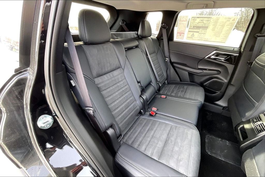 2025 Mitsubishi Outlander PHEV SE