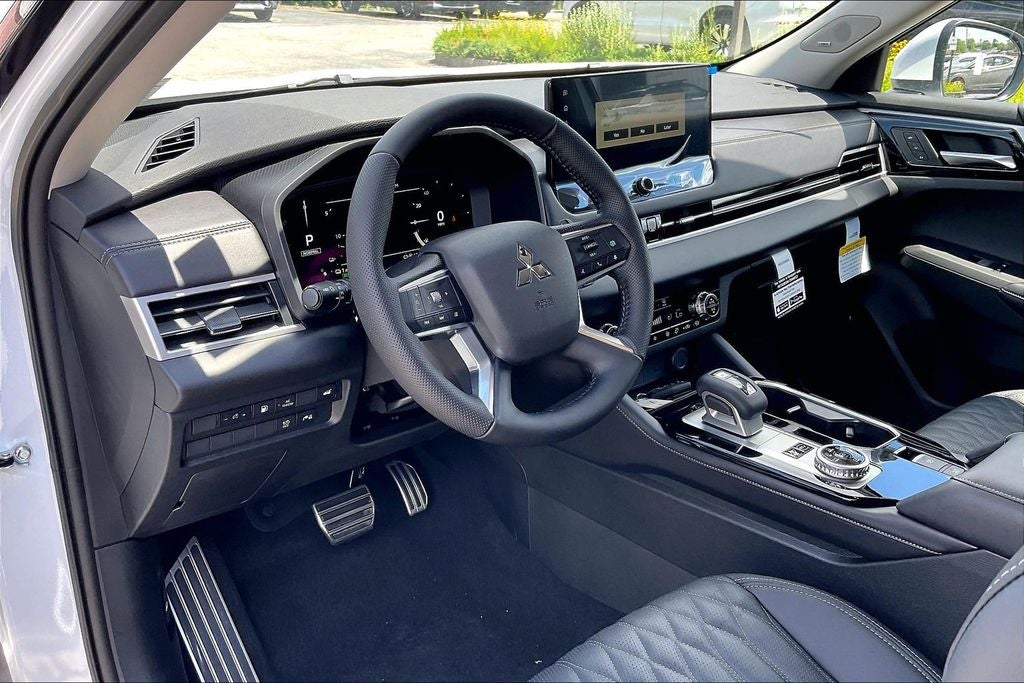 2026 Mitsubishi Outlander PHEV SEL