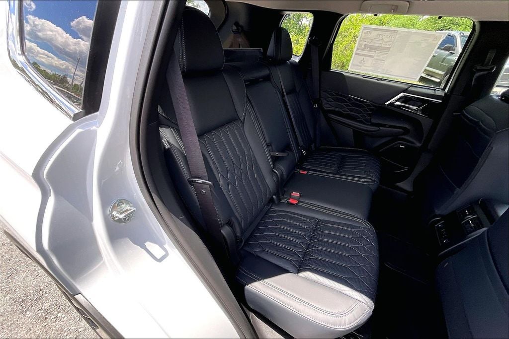 2026 Mitsubishi Outlander PHEV SEL
