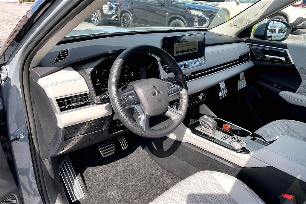 2026 Mitsubishi Outlander PHEV SEL
