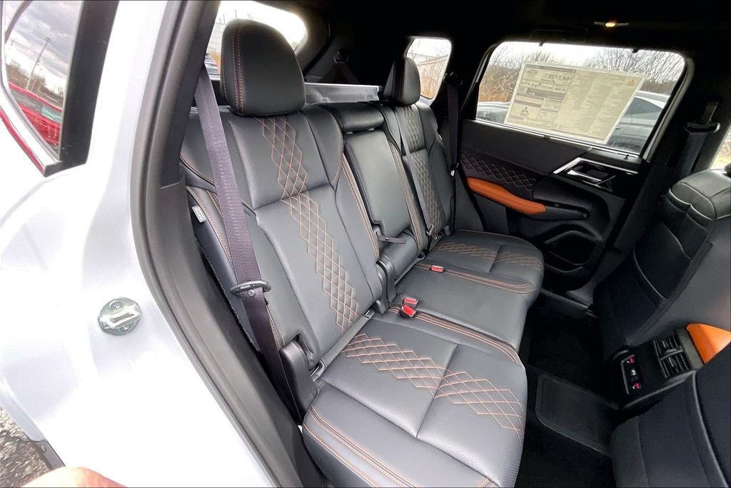 2025 Mitsubishi Outlander PHEV SEL