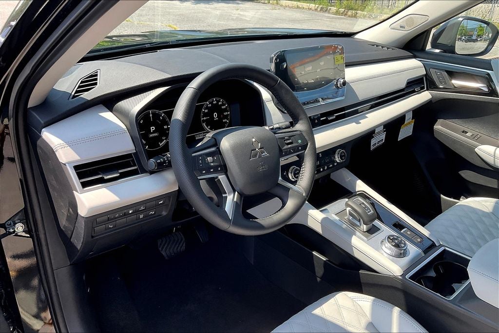 2025 Mitsubishi Outlander PHEV SEL Platinum Edition
