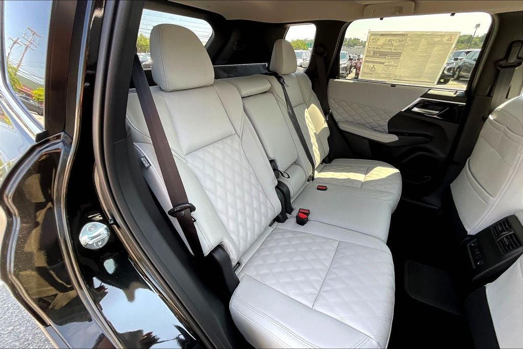 2025 Mitsubishi Outlander PHEV SEL Platinum Edition