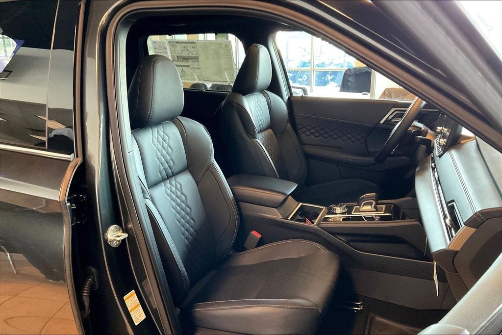 2025 Mitsubishi Outlander PHEV SEL Black Edition