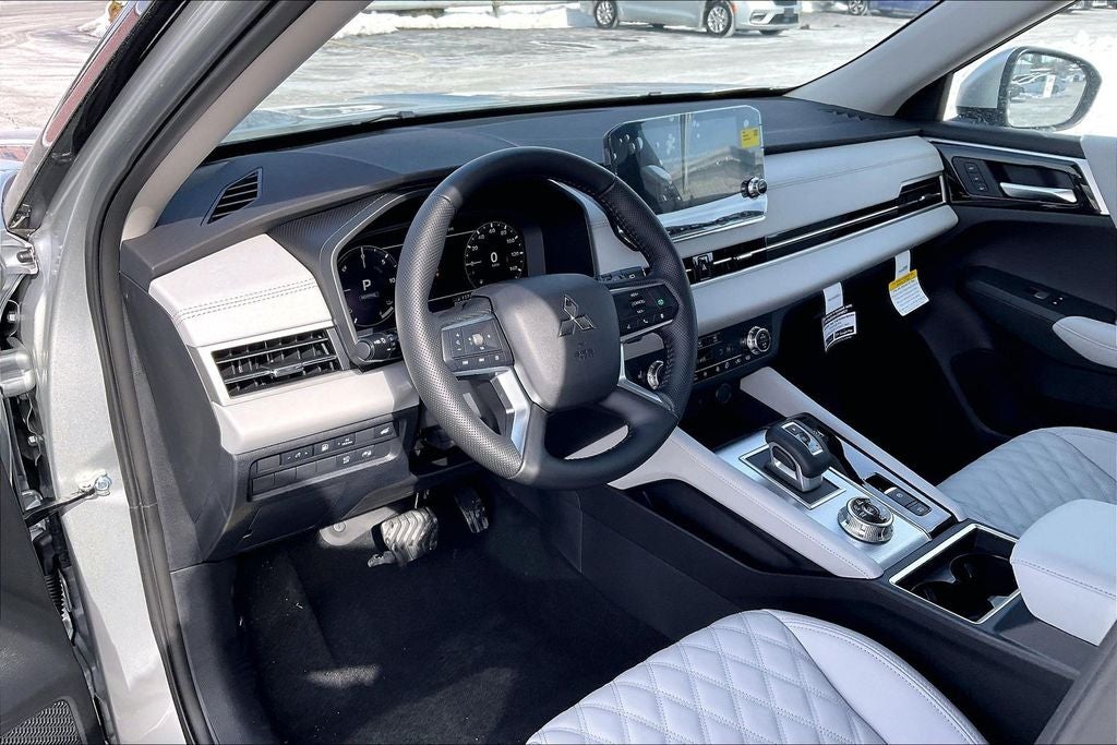 2025 Mitsubishi Outlander PHEV SEL