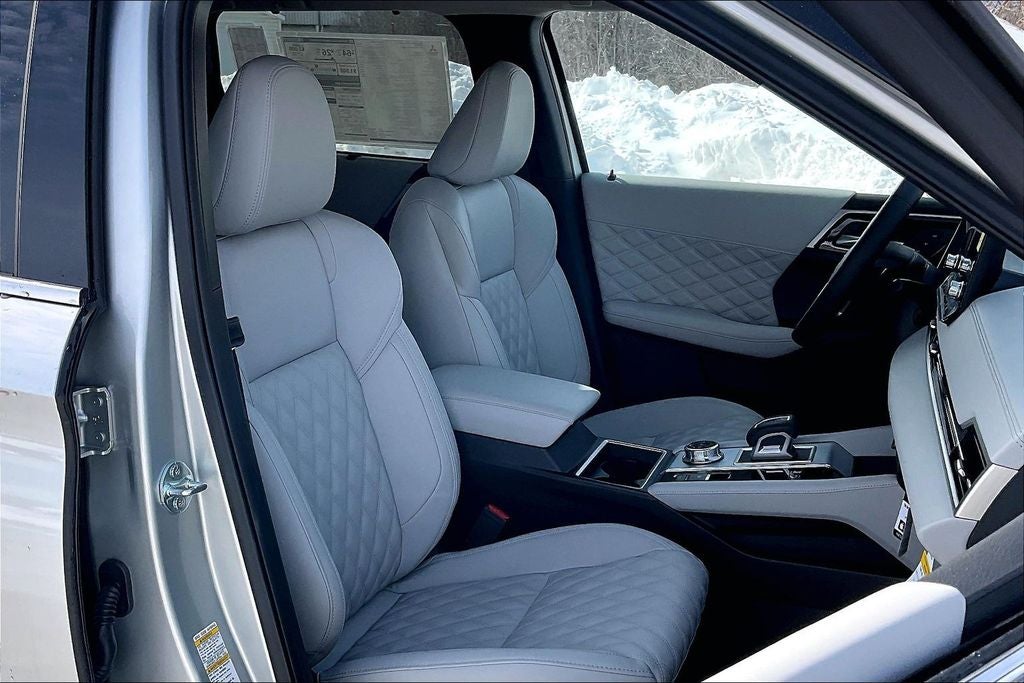 2025 Mitsubishi Outlander PHEV SEL