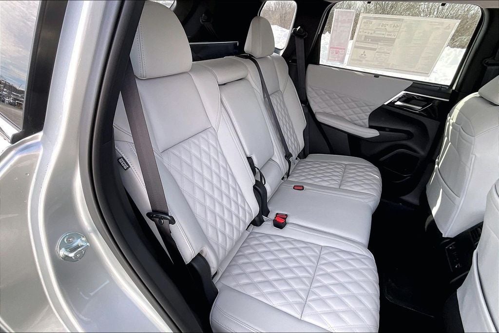 2025 Mitsubishi Outlander PHEV SEL