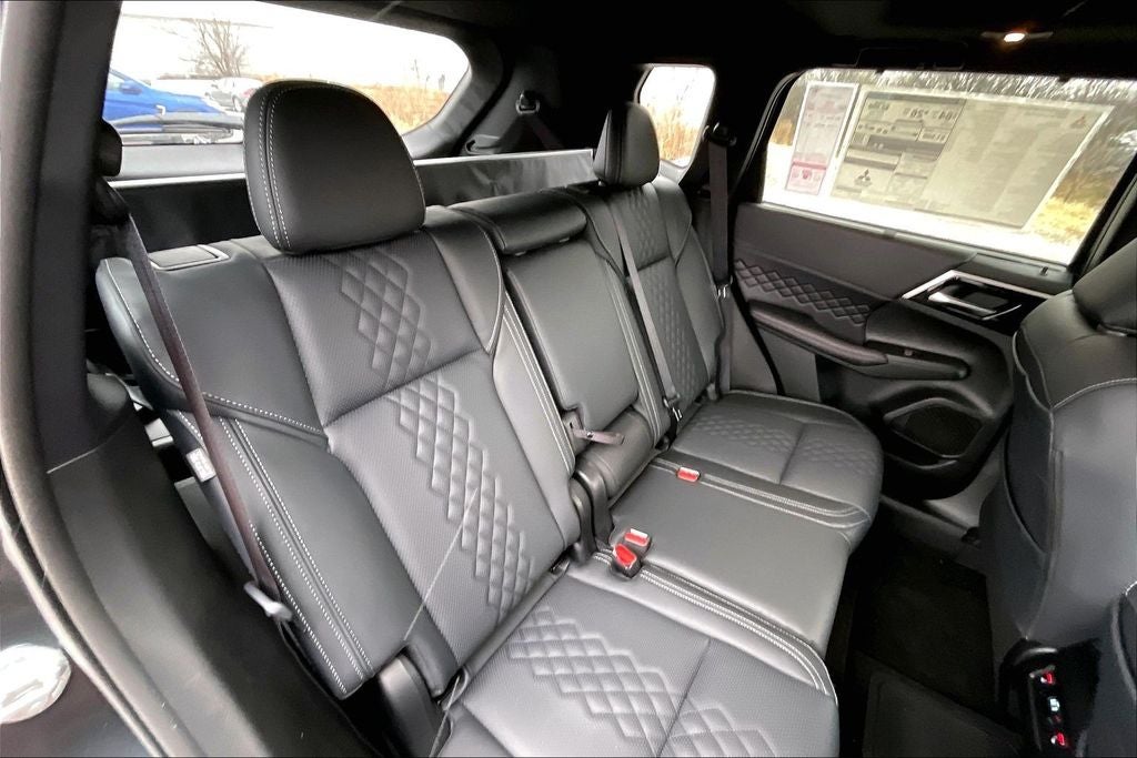 2025 Mitsubishi Outlander PHEV SEL Black Edition