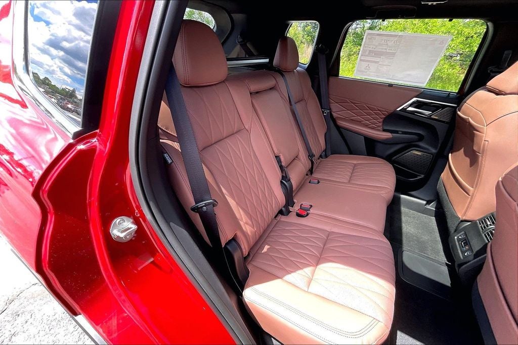 2026 Mitsubishi Outlander PHEV SEL