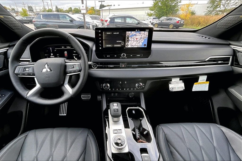 2026 Mitsubishi Outlander PHEV SEL