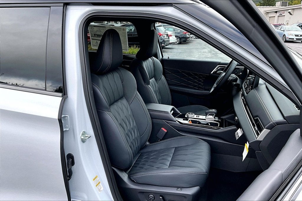 2026 Mitsubishi Outlander PHEV SEL