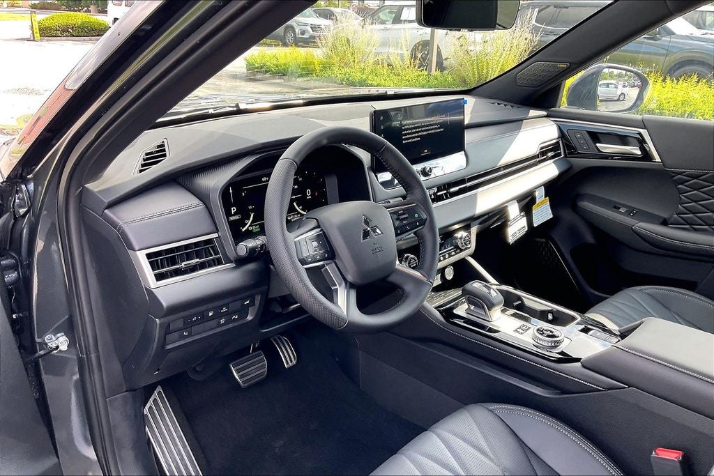 2026 Mitsubishi Outlander PHEV SEL