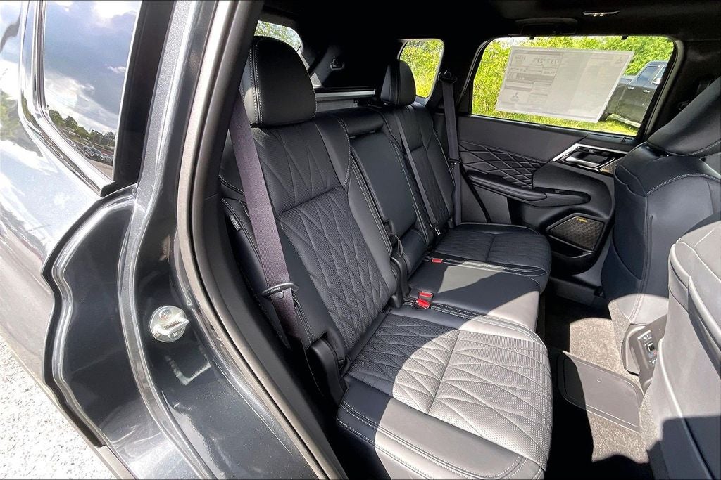 2026 Mitsubishi Outlander PHEV SEL