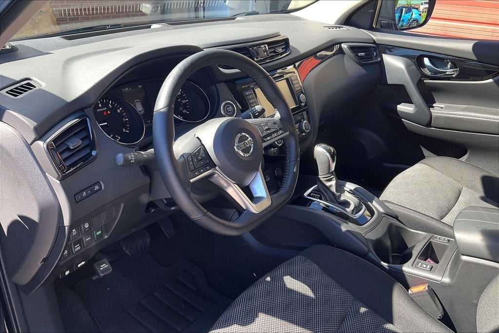 2022 Nissan Rogue Sport SV