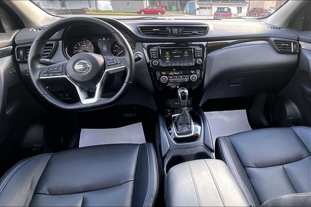 2022 Nissan Rogue Sport SL Premium