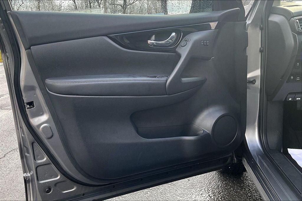 2022 Nissan Rogue Sport SL Premium