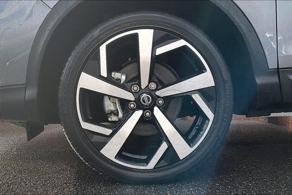 2022 Nissan Rogue Sport SL Premium