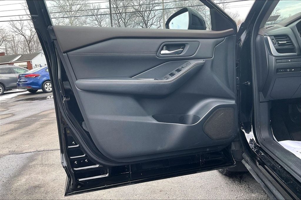 2023 Nissan Rogue SV Premium