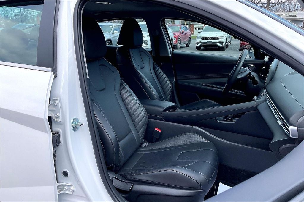 2025 Hyundai Elantra Hybrid Limited